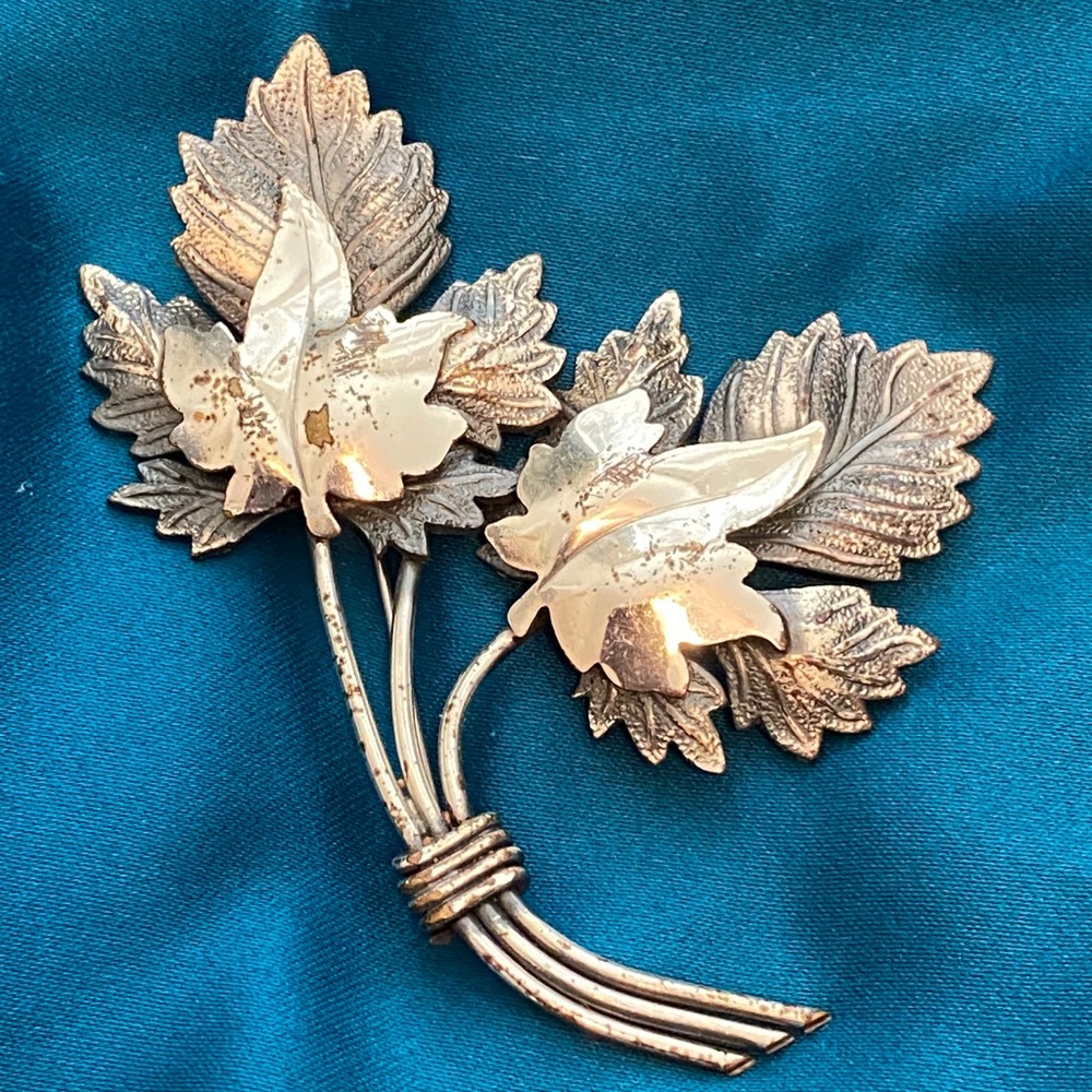 Silver plate leaf brooch